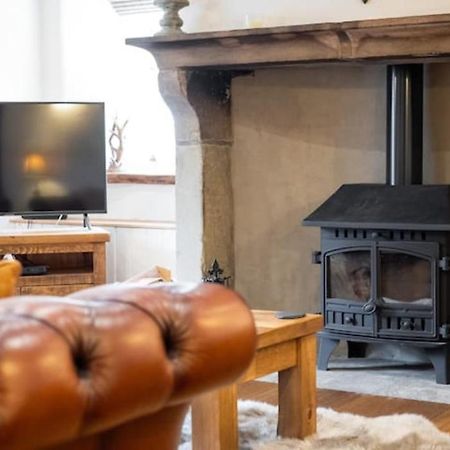 5 Star Cottage On The Green With Log Burner - Dog Friendly Austwick Екстер'єр фото