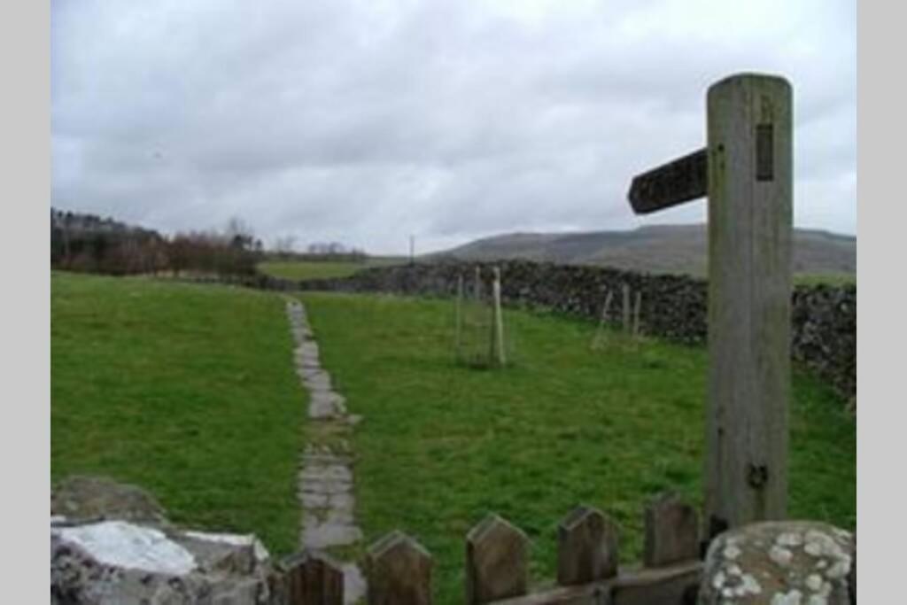 5 Star Cottage On The Green With Log Burner - Dog Friendly Austwick Екстер'єр фото