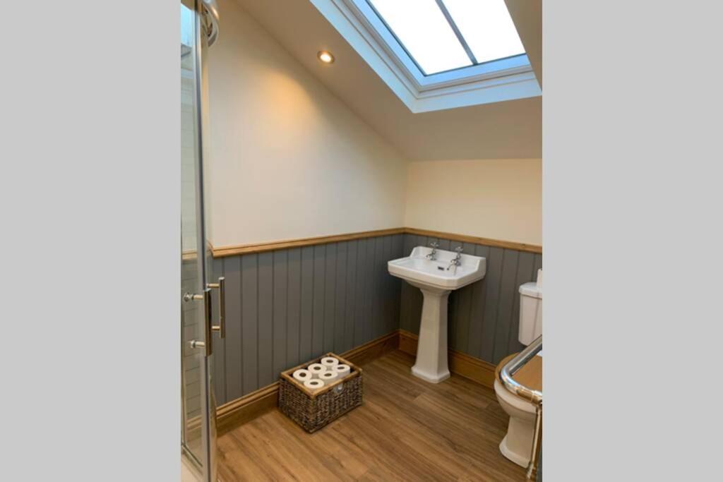 5 Star Cottage On The Green With Log Burner - Dog Friendly Austwick Екстер'єр фото
