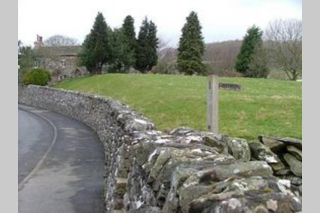 5 Star Cottage On The Green With Log Burner - Dog Friendly Austwick Екстер'єр фото