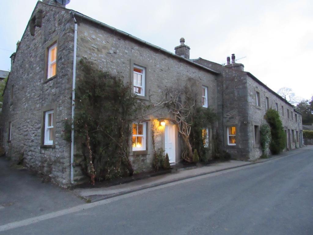 5 Star Cottage On The Green With Log Burner - Dog Friendly Austwick Екстер'єр фото