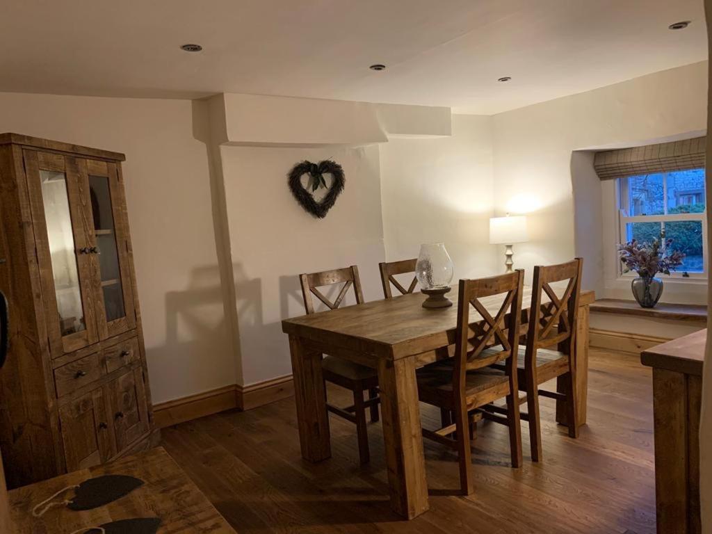 5 Star Cottage On The Green With Log Burner - Dog Friendly Austwick Екстер'єр фото