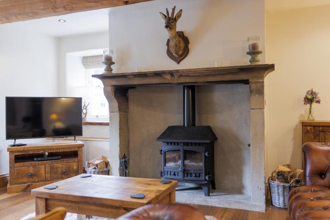 5 Star Cottage On The Green With Log Burner - Dog Friendly Austwick Екстер'єр фото