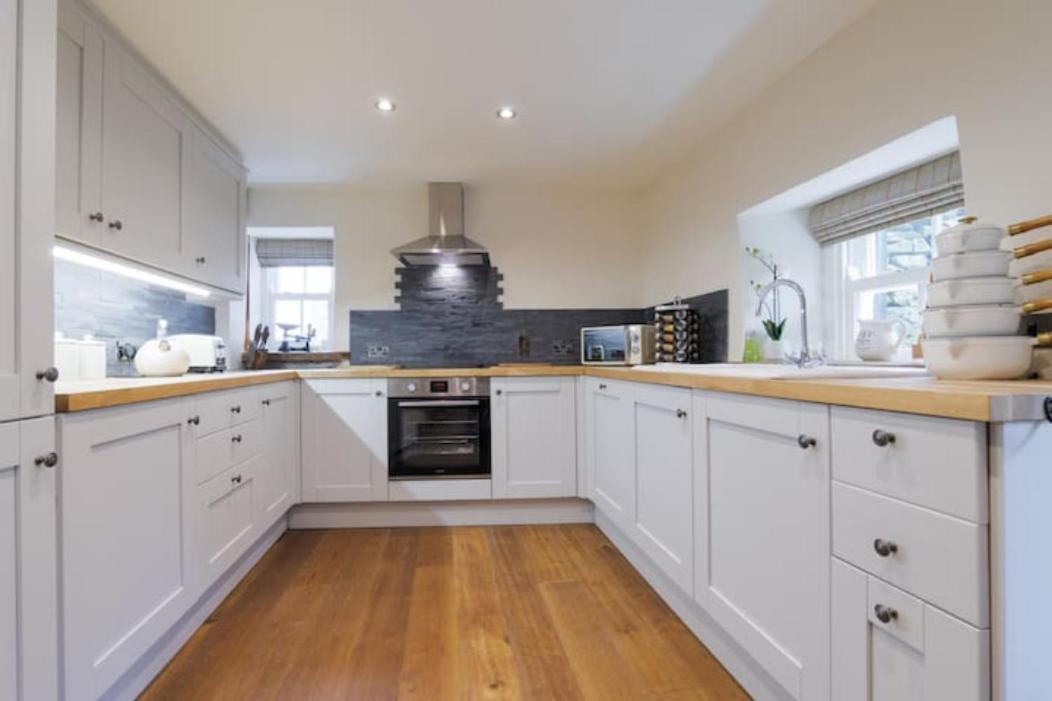 5 Star Cottage On The Green With Log Burner - Dog Friendly Austwick Екстер'єр фото