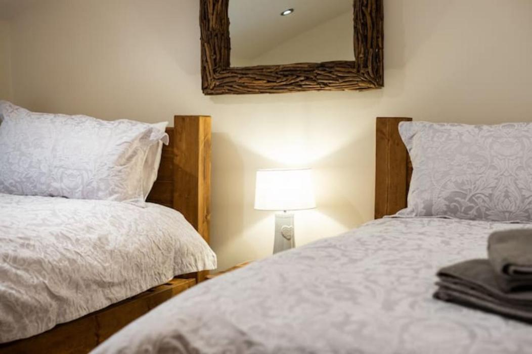 5 Star Cottage On The Green With Log Burner - Dog Friendly Austwick Екстер'єр фото