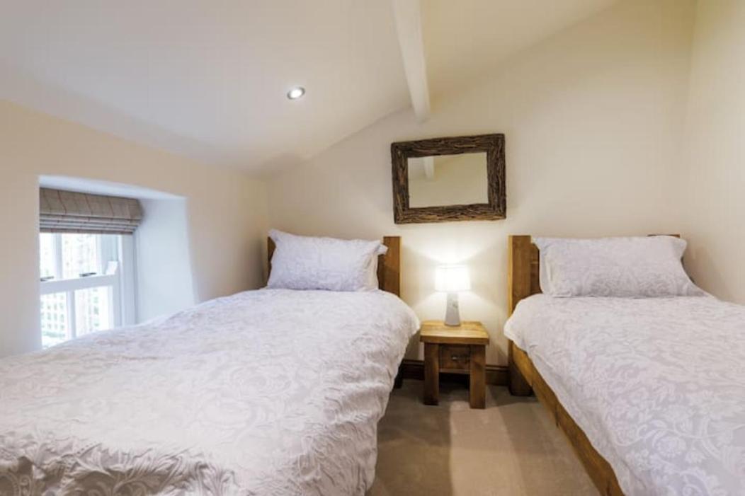 5 Star Cottage On The Green With Log Burner - Dog Friendly Austwick Екстер'єр фото